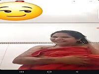 Safada se exibindo 